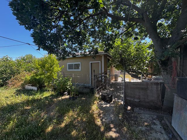 1832 G St, Rio Linda, CA 95673