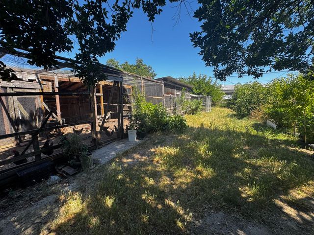 1832 G St, Rio Linda, CA 95673