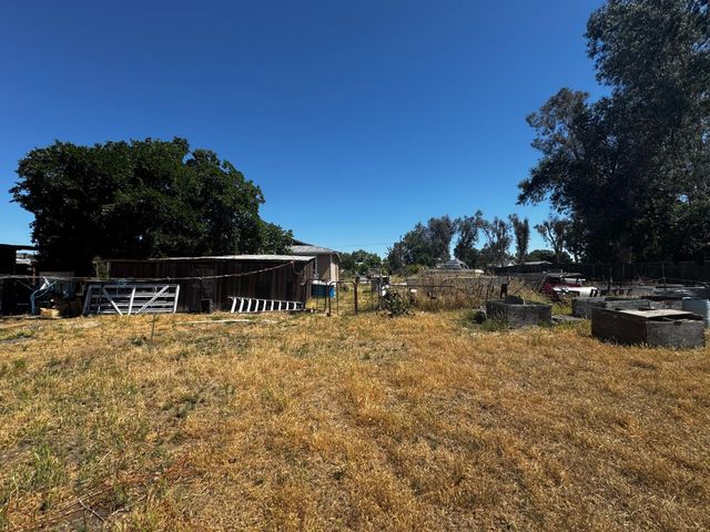 1832 G St, Rio Linda, CA 95673