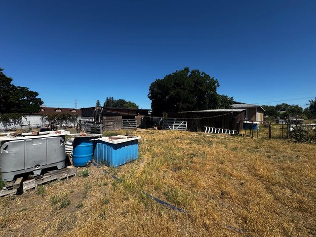1832 G St, Rio Linda, CA 95673