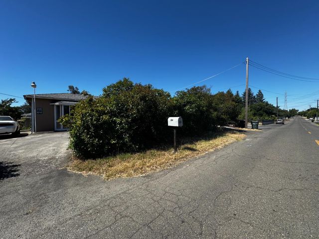 1832 G St, Rio Linda, CA 95673