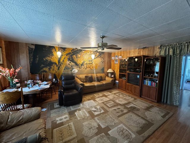 1832 G St, Rio Linda, CA 95673