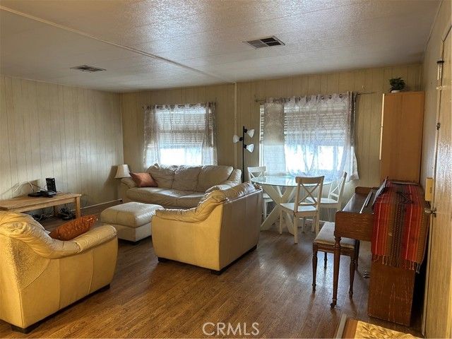 21001 Plummer 95, Chatsworth (los Angeles), CA 91311