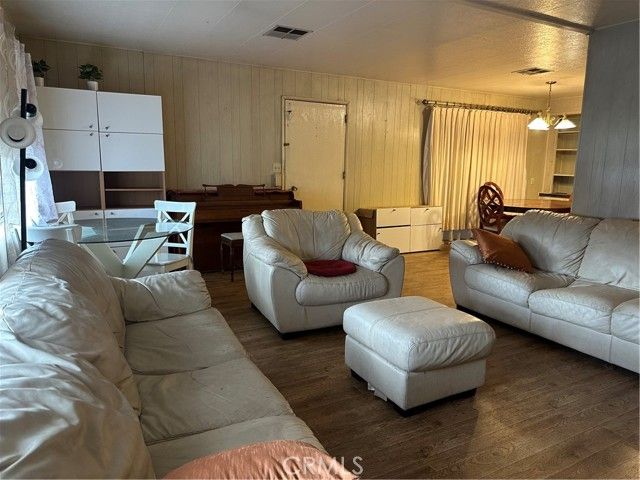 21001 Plummer 95, Chatsworth (los Angeles), CA 91311