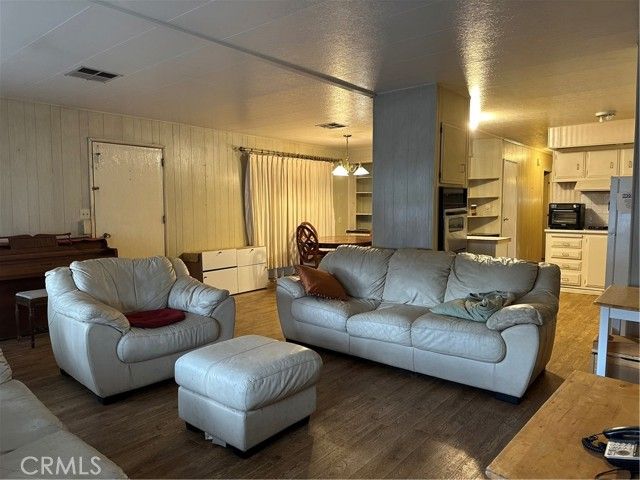 21001 Plummer 95, Chatsworth (los Angeles), CA 91311