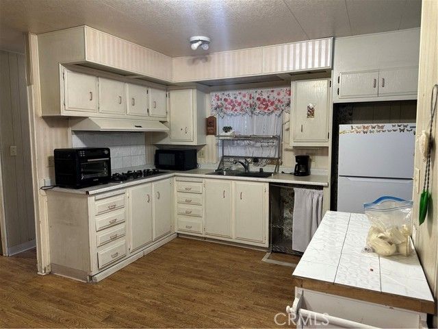 21001 Plummer 95, Chatsworth (los Angeles), CA 91311