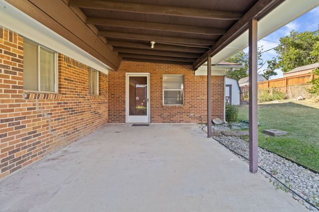 840 Comal Avenue, White Settlement, TX 76108