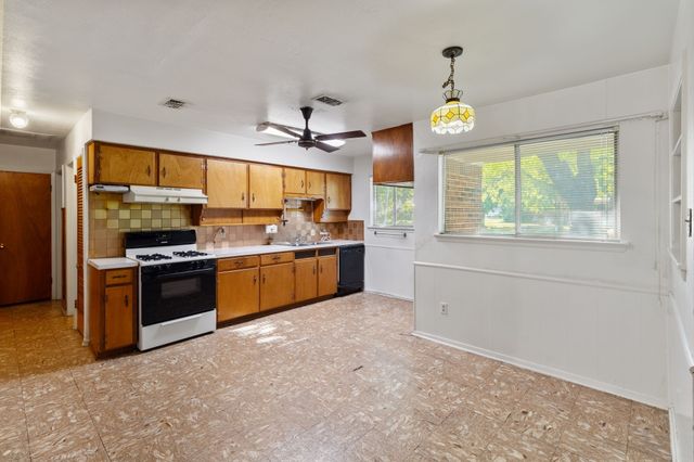 840 Comal Avenue, White Settlement, TX 76108