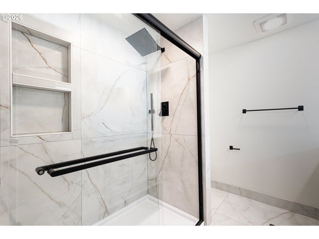 7020 Se CLATSOP St, Portland, OR 97206