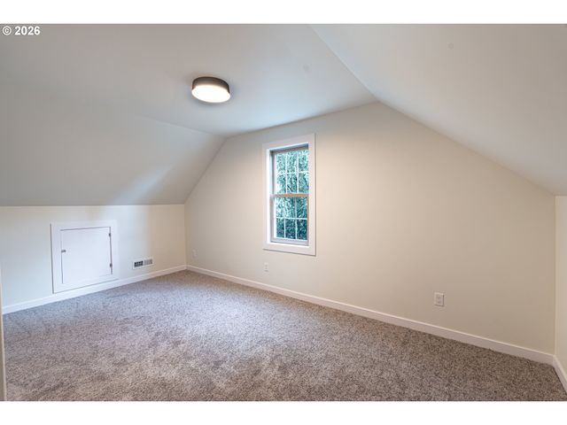 7020 Se CLATSOP St, Portland, OR 97206