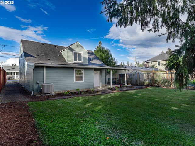 7020 Se CLATSOP St, Portland, OR 97206