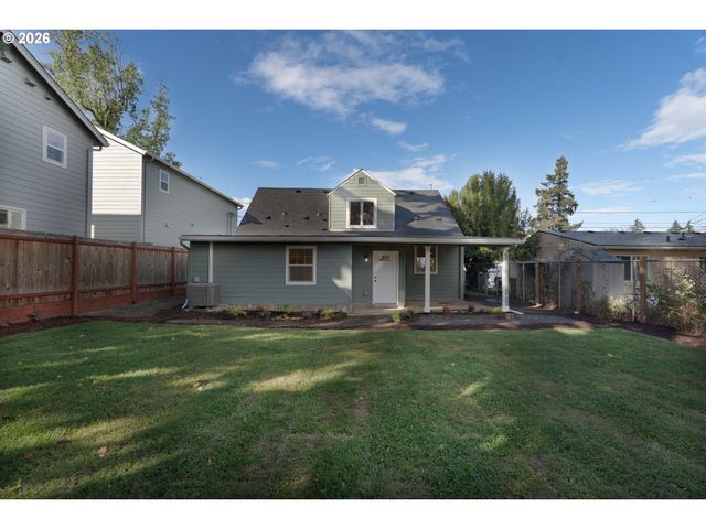 7020 Se CLATSOP St, Portland, OR 97206