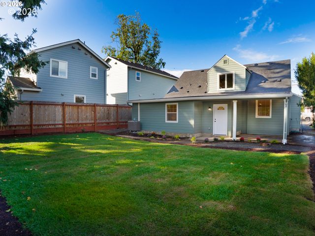 7020 Se CLATSOP St, Portland, OR 97206