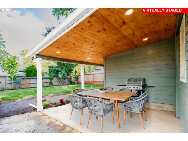 7020 Se CLATSOP St, Portland, OR 97206