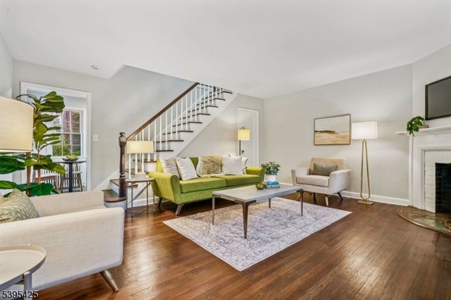 74 Meadowbrook Pl, Maplewood Twp., NJ 07040