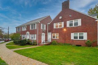 74 Meadowbrook Pl, Maplewood Twp., NJ 07040