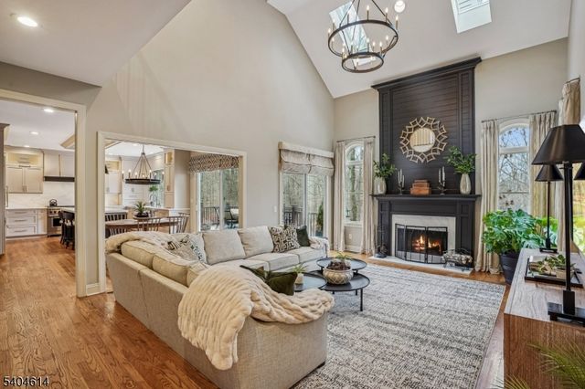 36 W Springtown Rd, Washington Twp., NJ 07853