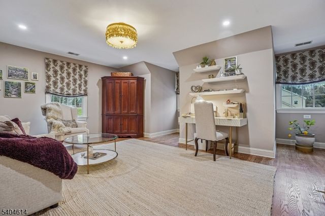 36 W Springtown Rd, Washington Twp., NJ 07853