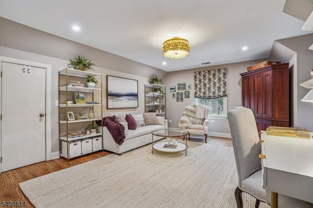 36 W Springtown Rd, Washington Twp., NJ 07853