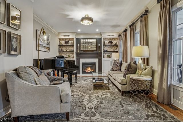 36 W Springtown Rd, Washington Twp., NJ 07853