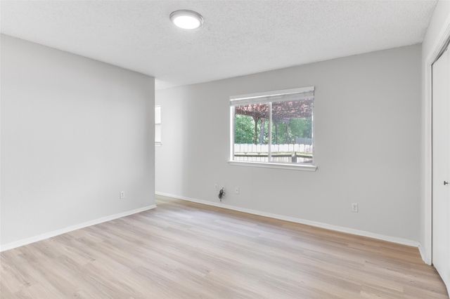 8015 Scotland Yard, Austin, TX 78759