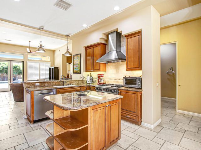 7 Ridgeline Way, Rancho Mirage, CA 92270