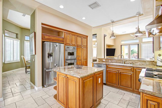 7 Ridgeline Way, Rancho Mirage, CA 92270