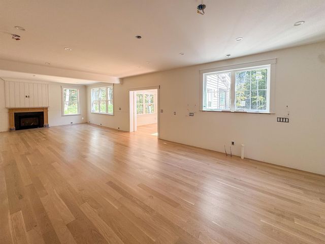 70 Tidewater Farm Road, Greenland, NH 03840