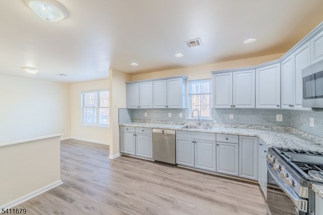 33 Viking Ave, Franklin Twp., NJ 08873