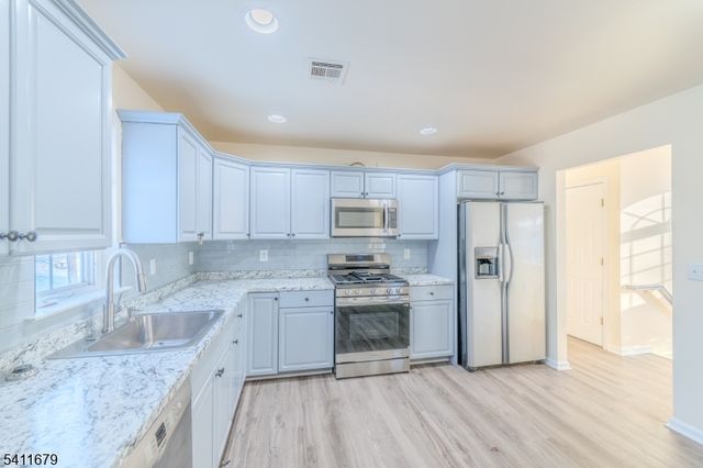 33 Viking Ave, Franklin Twp., NJ 08873