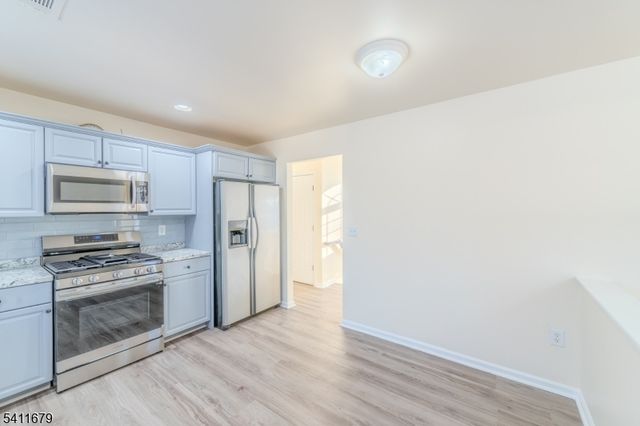 33 Viking Ave, Franklin Twp., NJ 08873