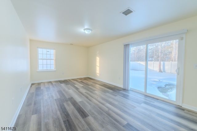 33 Viking Ave, Franklin Twp., NJ 08873