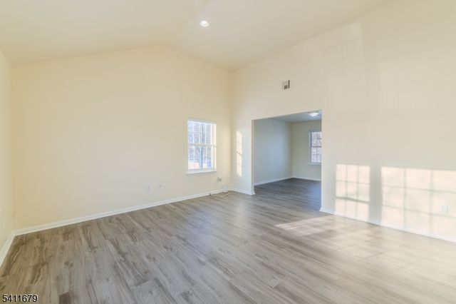 33 Viking Ave, Franklin Twp., NJ 08873