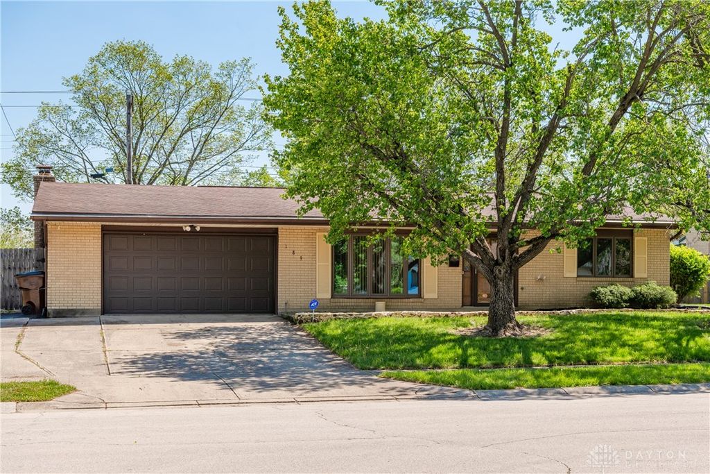 189 Katy Lane, Englewood, OH 45322