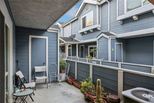 21901 Moneta Avenue 21, Carson, CA 90745