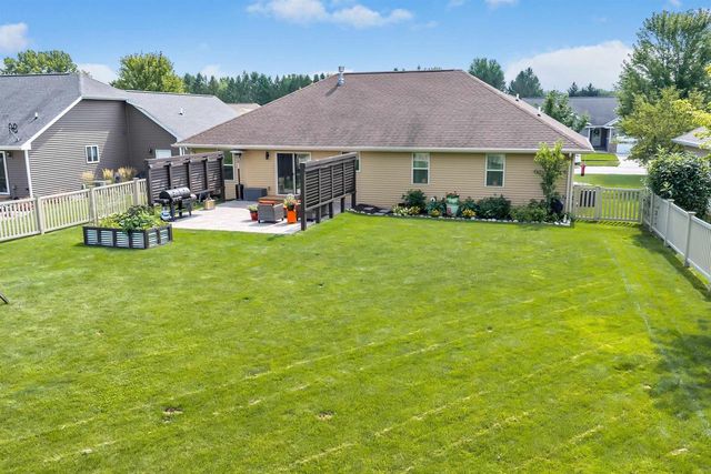 648 PEBBLESTONE CIRCLE, Hobart, WI 54155