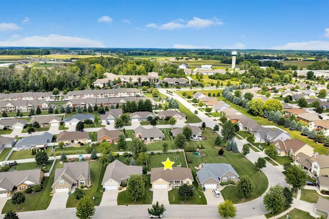 648 PEBBLESTONE CIRCLE, Hobart, WI 54155