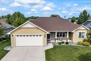 648 PEBBLESTONE CIRCLE, Hobart, WI 54155