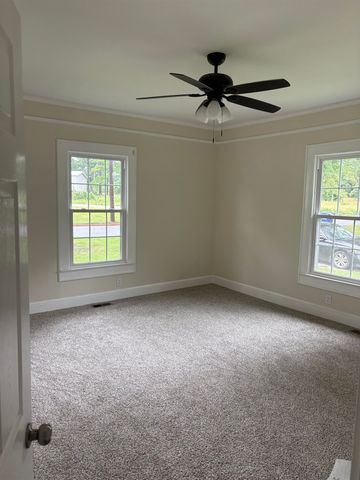 128 Hill Street, Wellford, SC 29385