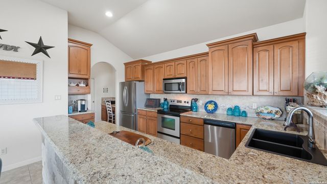 1211 Sherwood, Canyon Lake, TX 78133