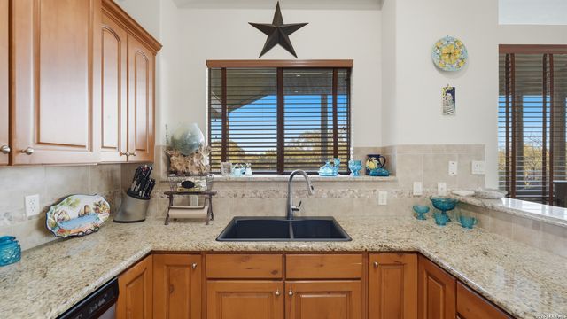 1211 Sherwood, Canyon Lake, TX 78133