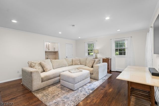 9 Parkwood Rd, Roxbury Twp., NJ 07876