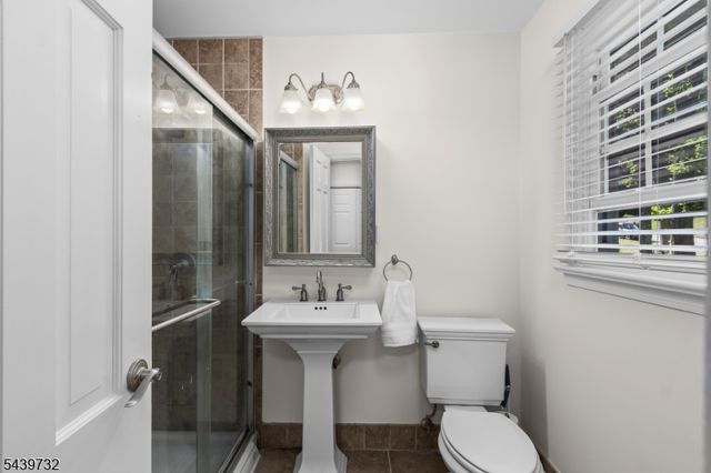 9 Parkwood Rd, Roxbury Twp., NJ 07876