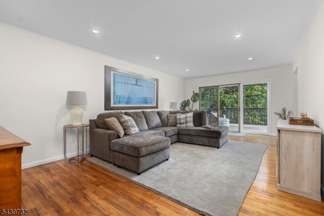 9 Parkwood Rd, Roxbury Twp., NJ 07876