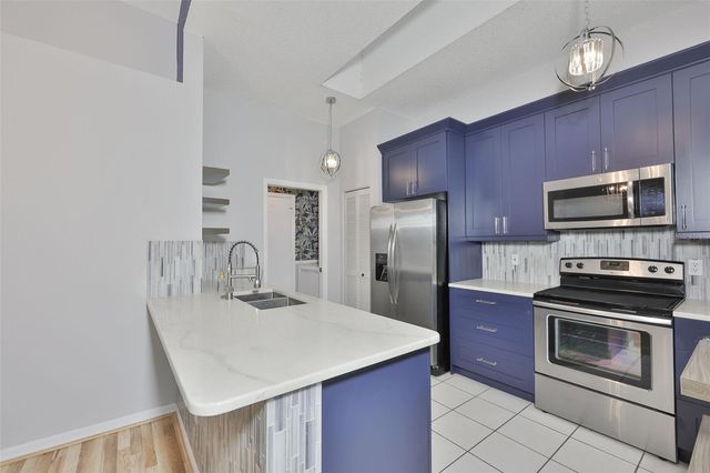 2020 NANTUCKET DRIVE, Sun City Center, FL 33573