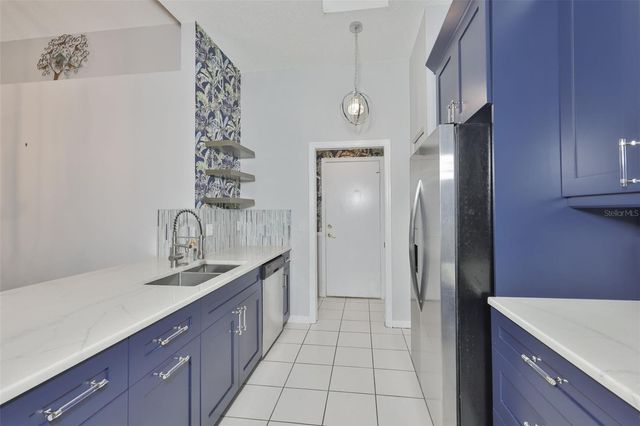 2020 NANTUCKET DRIVE, Sun City Center, FL 33573