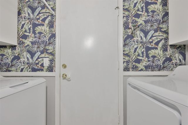 2020 NANTUCKET DRIVE, Sun City Center, FL 33573