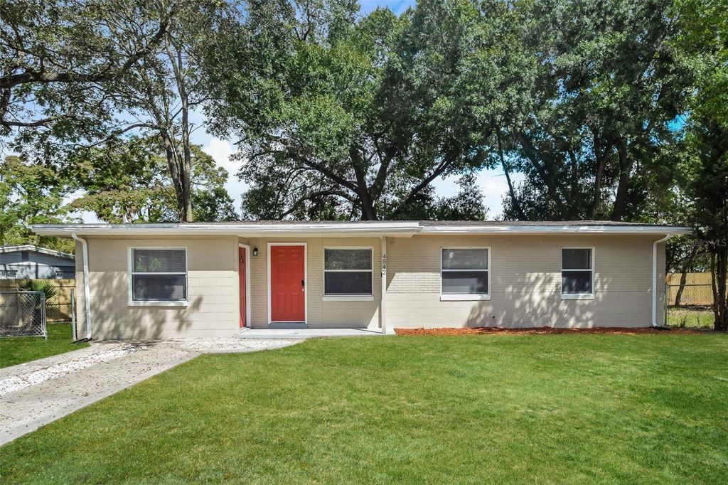 4542 TARPON DRIVE, Tampa, FL 33617