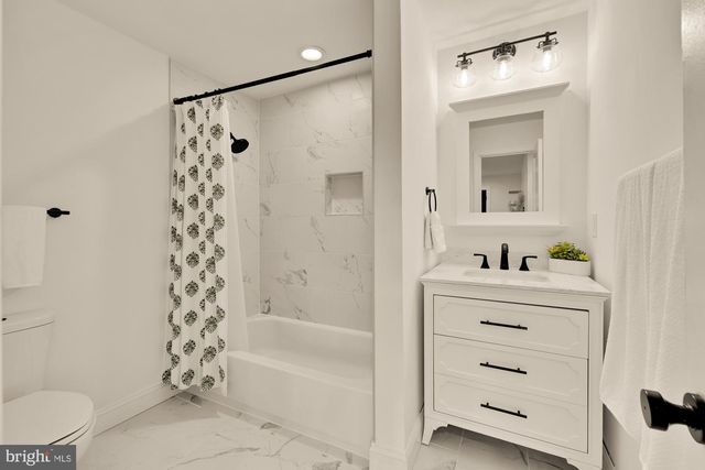 6728 BARRETT RD, Falls Church, VA 22042