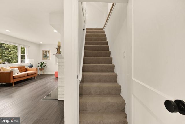 6728 BARRETT RD, Falls Church, VA 22042